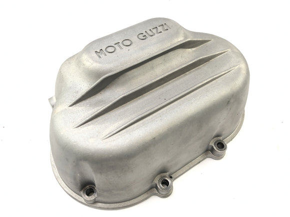 Moto Guzzi V7 Special [1971] - Venttiilikansi oikealla