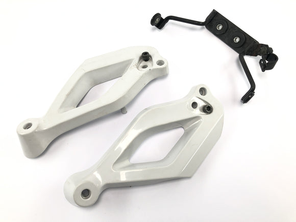 Yamaha MT 03 RM02 [2007] - Lampenhalter Scheinwerferaufnahme