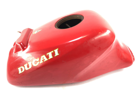 Ducati 900 SS [1991] - Poškozený nádrž na benzín musí být svařován