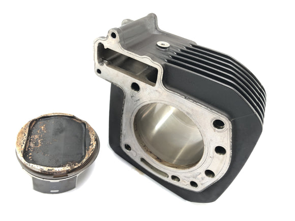 Moto Guzzi Stelvio 1200 4V [2009] - cylinder with pistons on the left