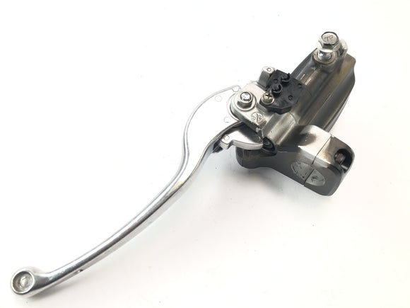 Suzuki VZ 1500 WVCU [2011] - Насос переднего тормоза Насос ручного тормоза Крепление руля правый