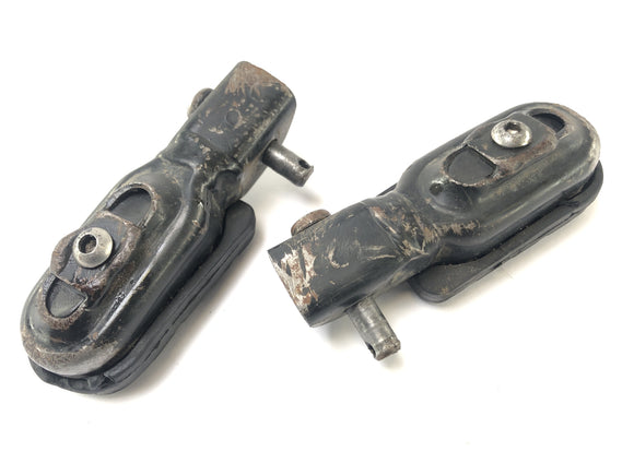 Yamaha XT 125 X [2004] - Rider footrests left and right