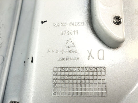 Moto Guzzi Stelvio 1200 4V [2009] - Pokrytá boční část na pravé části posunu