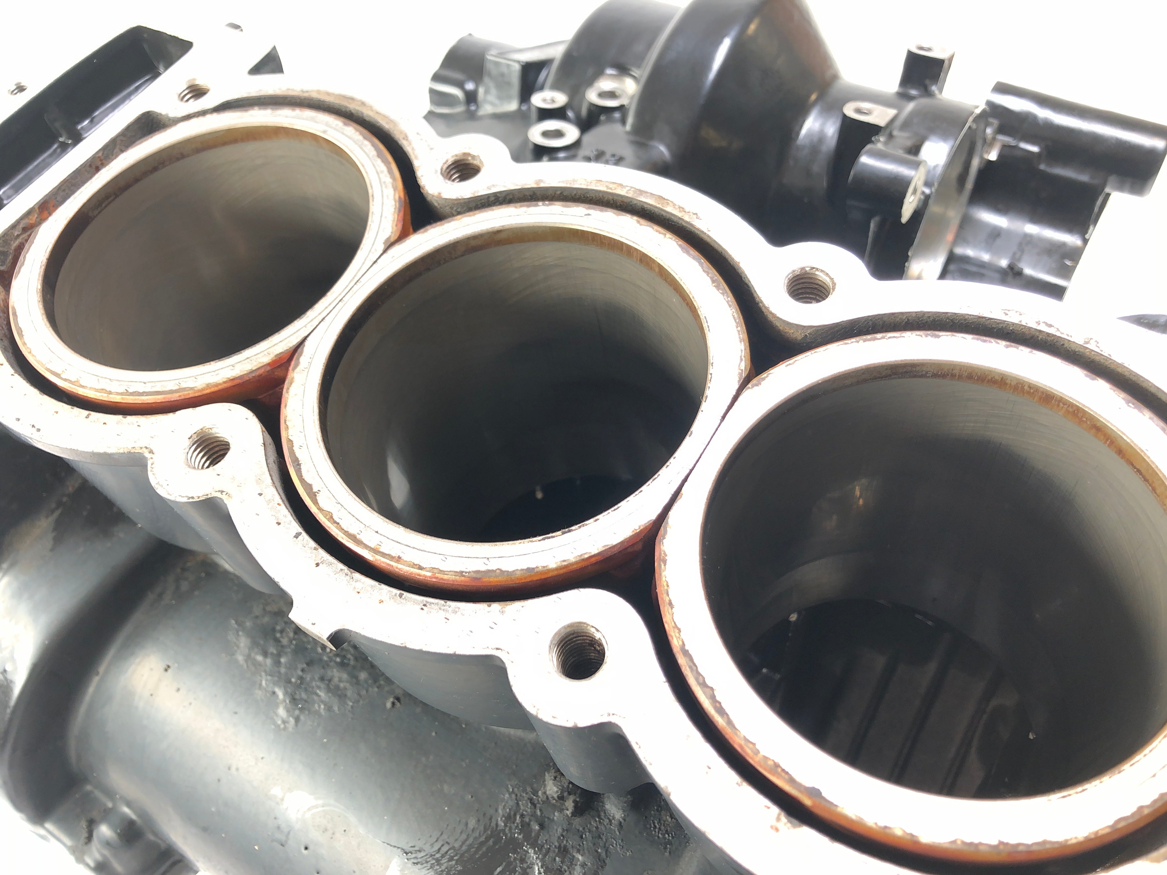 Triumph Daytona 955i T595 [1999] - Engine housing empty housing with piston