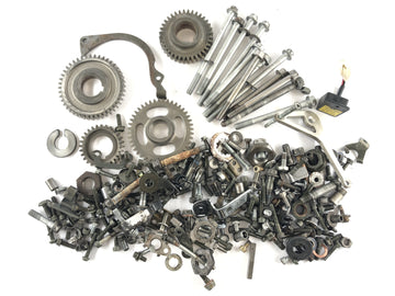 Yamaha XT 660 DM01 [2004] - Las piezas y tornillos residuales son paquetes