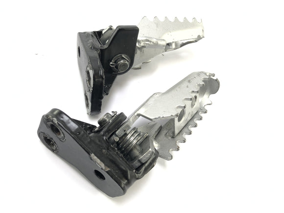 Husqvarna SM 630 A4 [2010] - Footstesten van de bestuurder aan de linkerkant en rechts set