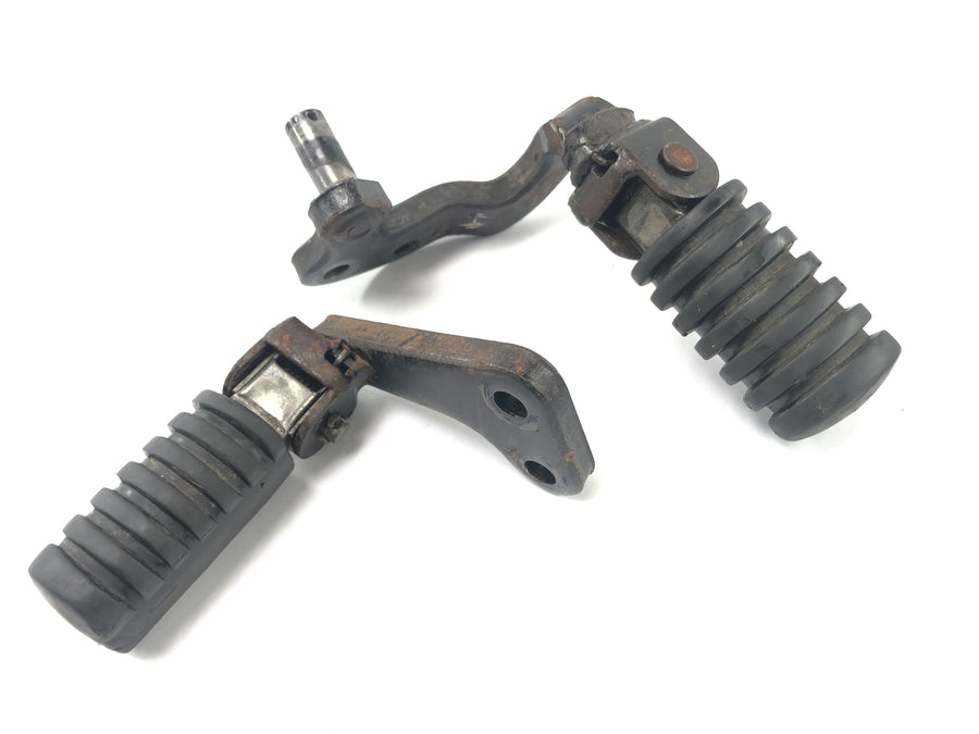 Yamaha XT 600 43F [1985] - Footrest's Driver's Footrests s držitelem vlevo a vpravo