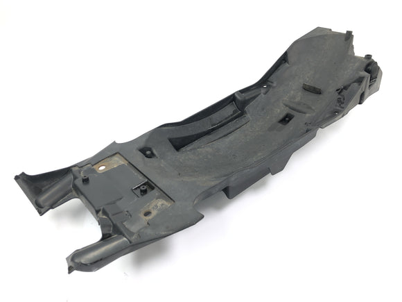 BMW R 1200 GS Adventure R12 [2012] - Ochrana protiplachovací ochrany vnitřního blatníku zakrývající čištění vzadu