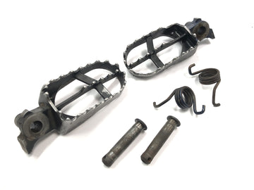 Yamaha YZ 426 F [2000] - Dvojice stupaček řidiče vlevo a vpravo - 0