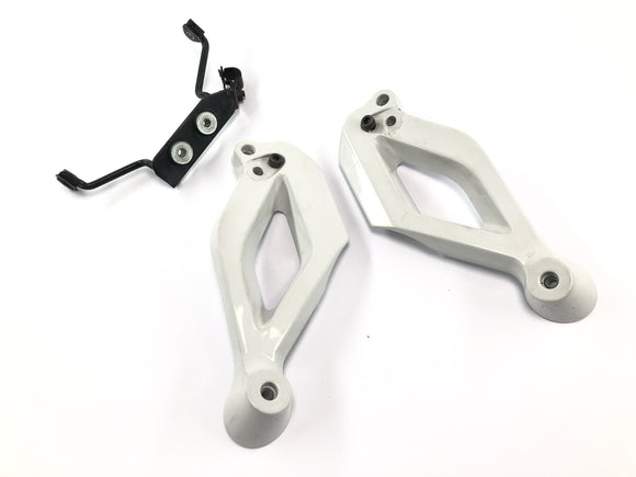 Yamaha MT 03 RM02 [2007] - Lampenhalter Scheinwerferaufnahme