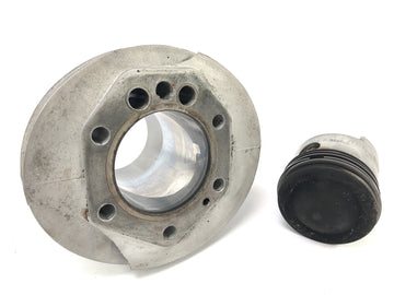 Moto Guzzi V7 Special [1971] - Cilinder met zuigers aan de rechterkant