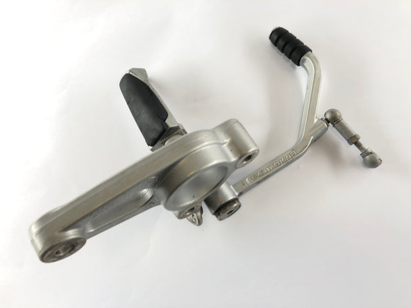 BMW R 1150 R R21 [2002] - Driver footrest left with gearshift pedal