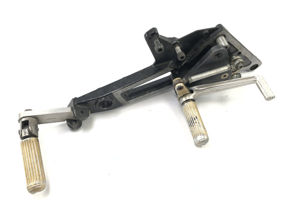 Kawasaki GPZ 1000 RX [1987] - Pais de apoio para os pés com apoio de pés e pedais à esquerda e direita