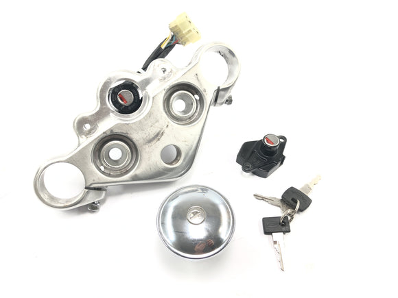 Triumph Adventurer 900 T309RT [1998] - Schlosssatz Zündschloss Gabelbrücke oben Zündschloss Tankschloss