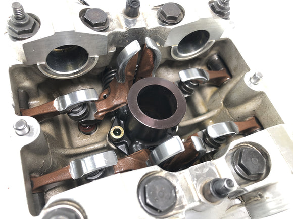 Ducati 999 H4 [2003] - головка цилиндра сзади