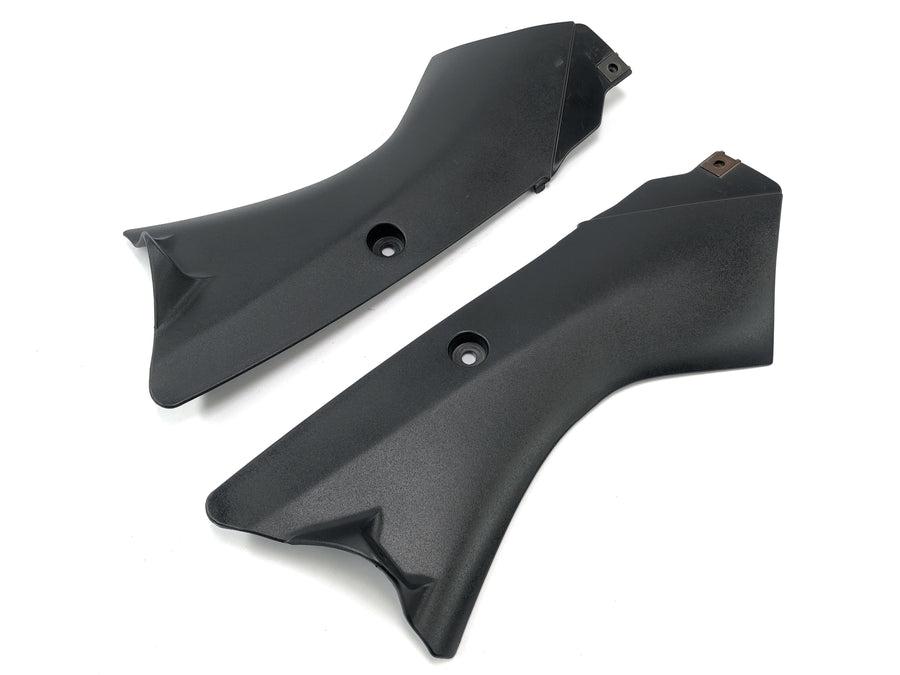 Triumph Daytona 955i T595N [2003] - Cockpitine Cladding Casting Side Cladding