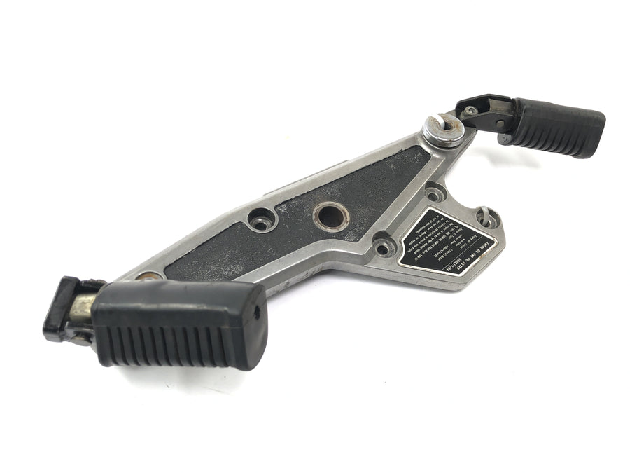 Kawasaki Z 1100 Kzz10a [1984] - Placa de apoio para os pés à direita com apoios para pés