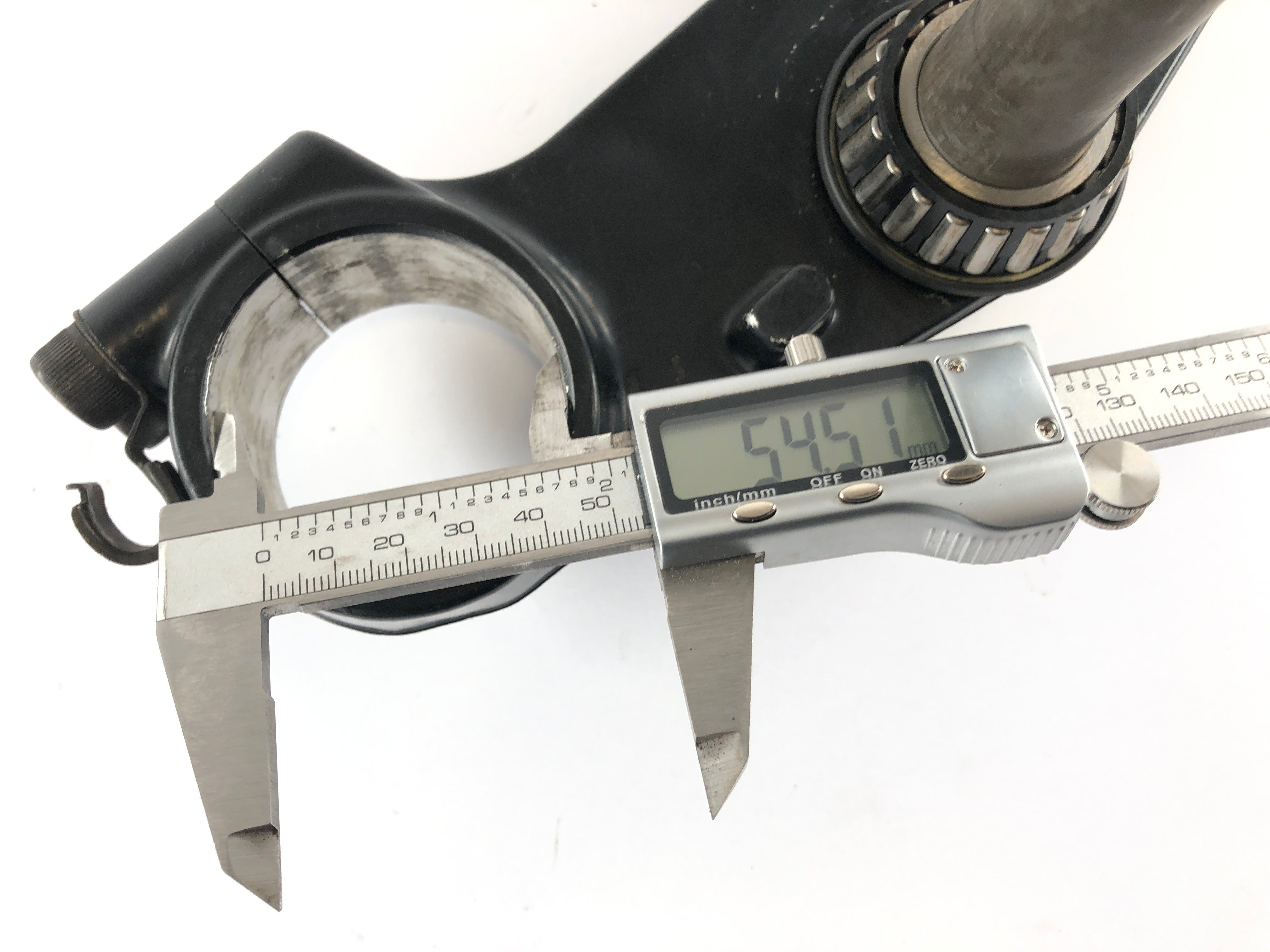 Suzuki GSX-R 1100 W GU75 C [1993] - lower triple clamp