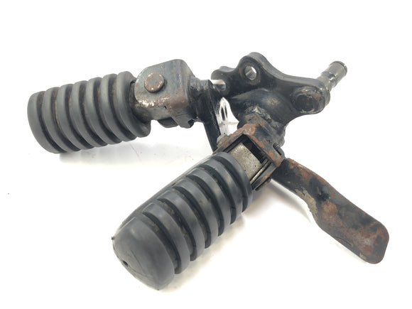 Yamaha XT 350 3YT / 55V [1990] - Footrest řidiče vlevo a vpravo