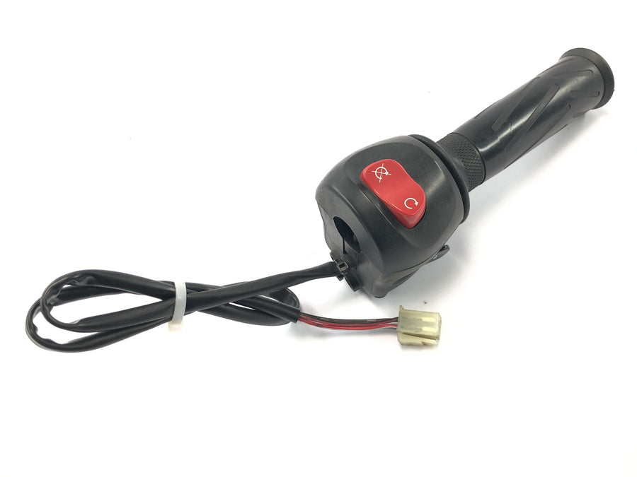 Yamaha MT 03 RM02 [2007] - Otočná rukojeť plynu Otočná rukojeť pravého krytu spínače killswitch