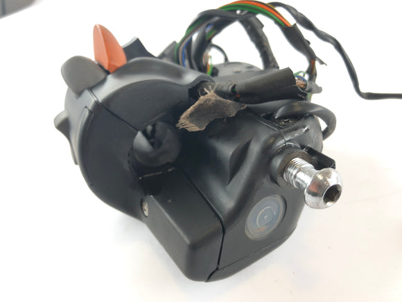 BMW R 1150 R R21 [2002] - Ohjaustangon varusteet oikealla olevalla käsijarrupumpulla