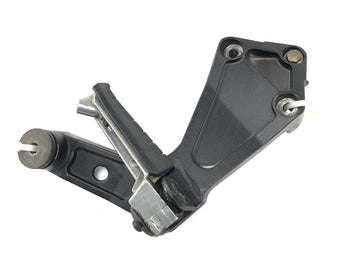 Triumph Daytona 900 T300 [1993] - Footrest z bramkarzem wspornika Footrest Socius za prawym