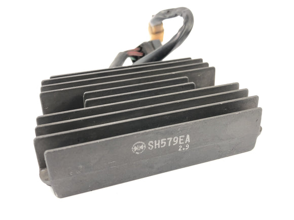 Ducati 999 H4 [2003] - Regulador de tensión del rectificador del controlador