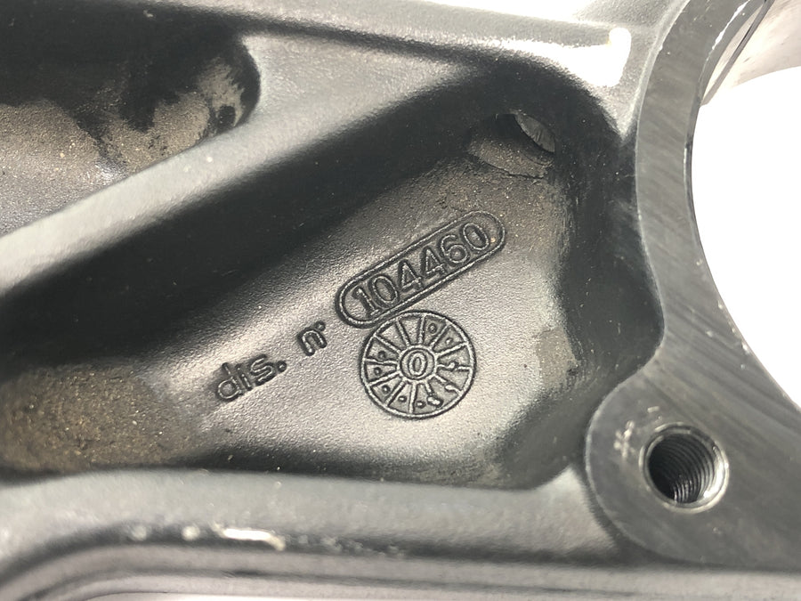 Aprilia RSV 1000 RP Mille [2001] - fork bridge at the top