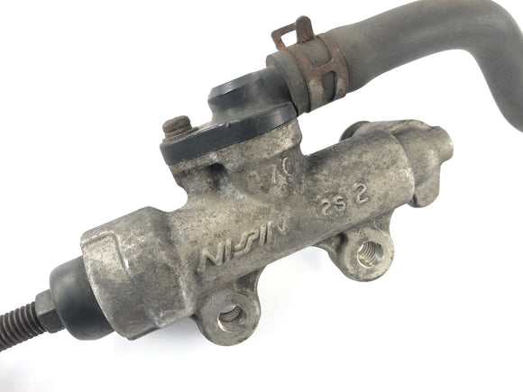 スズキGSF 1200 S Bandit WVA9 [2003]  - 後ろのブレーキポンプ