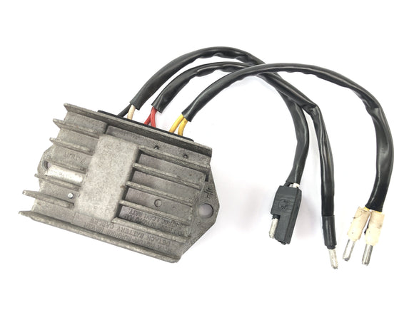 Moto Guzzi California III VY Integrale [1990] - Jednostka ładująca prostownik regulatora napięcia