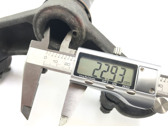 Yamaha Rd 350 YPVS 31K [1984]  - 下のフォークブリッジ