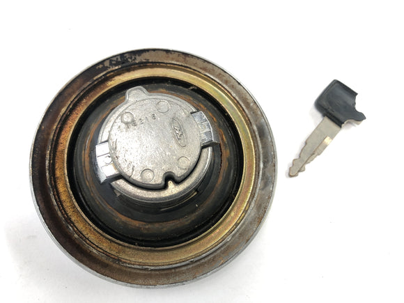 Honda GL 500 Silversching PC02 [1982] - Топливная крышка замыкания бака с бензиновой крышкой может быть заблокирована