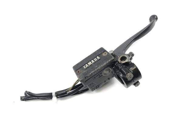 Yamaha XT 600 43F [1985] - Pompa hamulca w przednim hamulcach Uchwyt hamulca