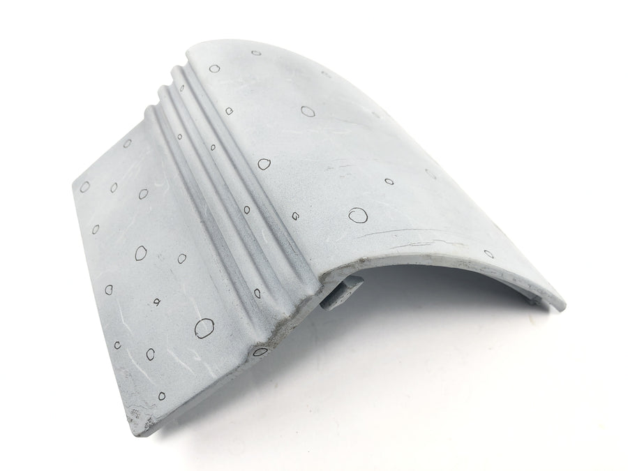 宝马 E28 - 装饰盖牵引眼前保险杠