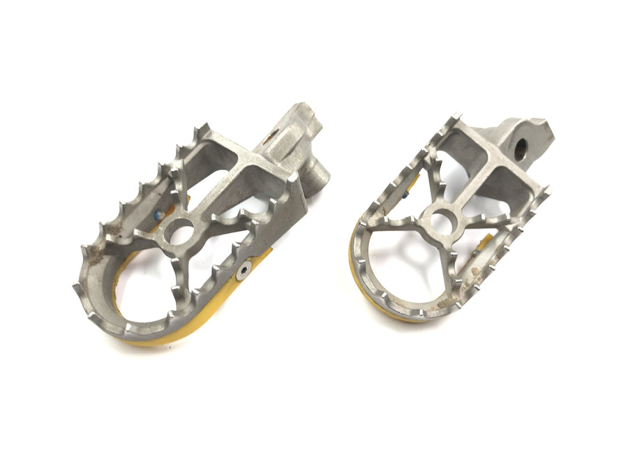 Suzuki RM Z 250 RJ41A [2007] - Fußrasten Fahrerfußrasten Paar Aluminium