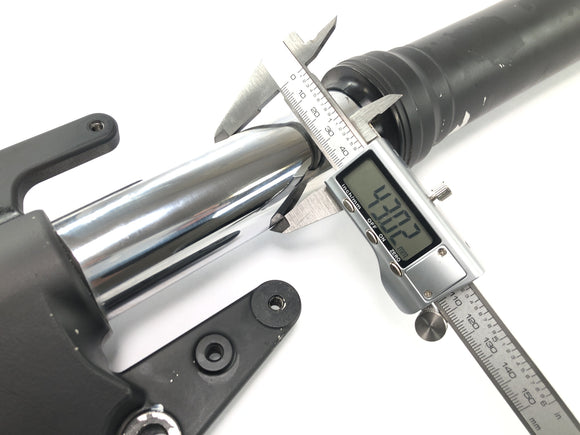 スズキ VZ 1500 WVCU [2011] - フォーク フロントフォーク アクスル付き伸縮フォーク