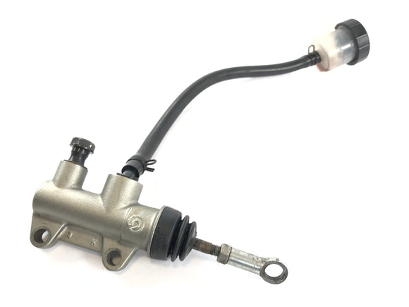 Ducati 1098 S H7 [2009] - тормозный насос позади