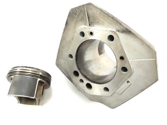 Moto Guzzi California 1100 EV KD [2002]  - 右側にピストンを備えたシリンダー