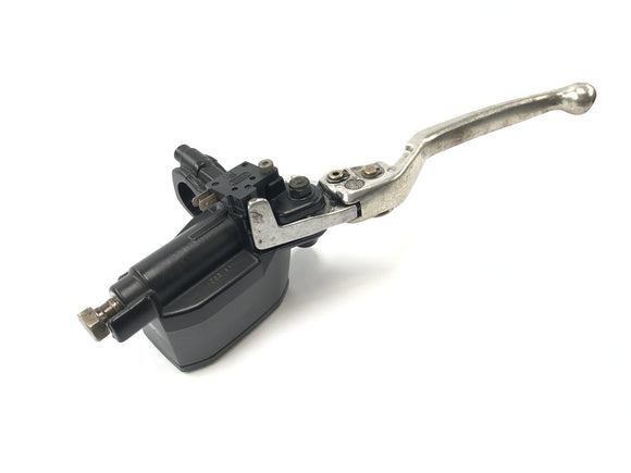 Aprilia RST 1000 Futura [2002] - Handrempomp bij de voorste handremhendelremhendelhouder