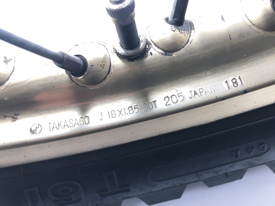 Yamaha XT 500 1U6 [1981] — задний обод, колесо с золотыми спицами, 1,85 x 18 дюймов, с барабанным тормозом