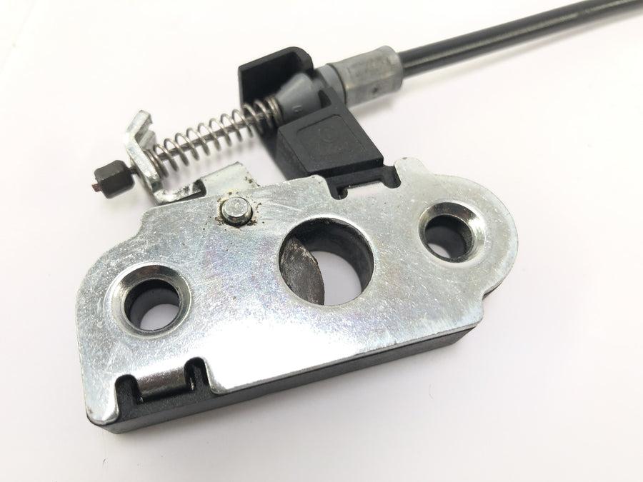 Husqvarna SM 630 A4 [2010] - Zámek sedadla s vlakem Bowden