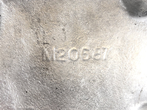 Triumph Bonneville T140V [1976] - Tapa del motor de cubierta engranada a la derecha