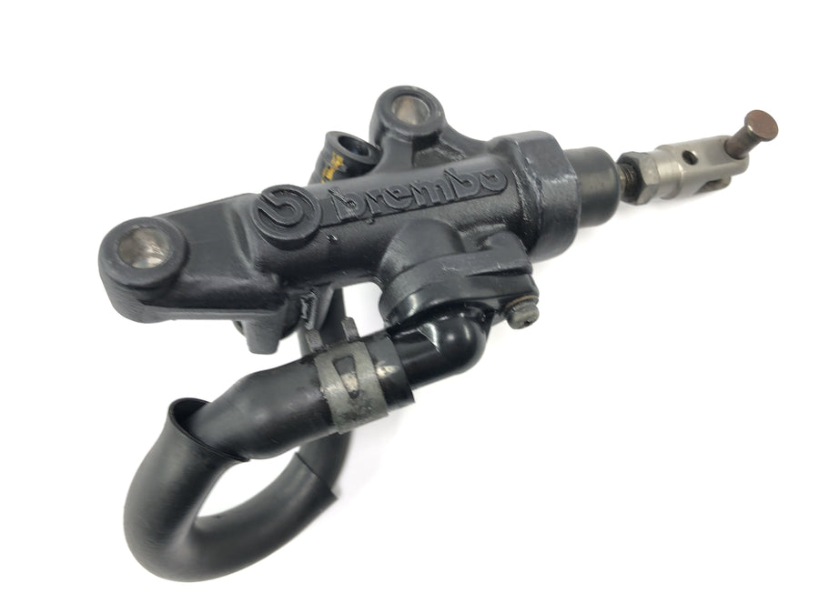 Yamaha YZF R1 RN09 [2003] - pompa hamulca za tyłu