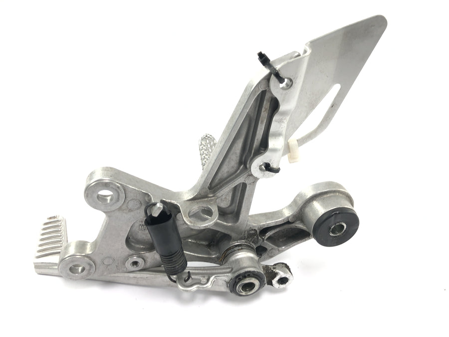 Honda CBR 1000 RR SC59 [2008] - Fußrastenanlage rechts mit Bremspedal Fahrerfußraste Fußraste