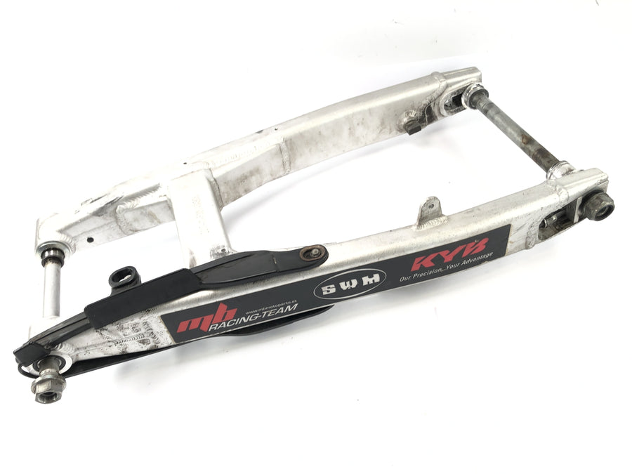 SWM SM 125 R [2018] - Schwinge Hinterradschwinge mit Schwingenachse und Hinterachse