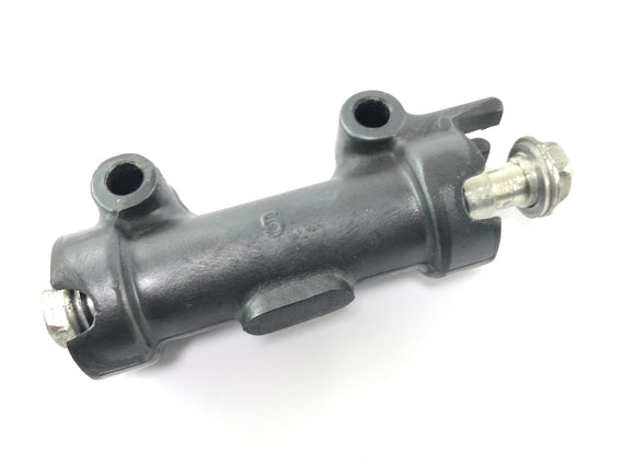 Kawasaki ZRX 1200 S ZRT20A [2002] - Distribuidor de frenos en la parte delantera