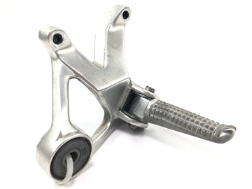 Yamaha YZF 750 R 4HN [1995] - Sozius Fußrastenanlage rechts Rastenhalter