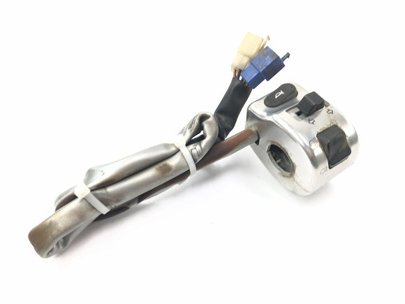 Yamaha XVS 650 Drag Star VM03 [2001] - Raccords de guidon quittant l'interrupteur sur l'élément de commande de l'unité de l'interrupteur gauche