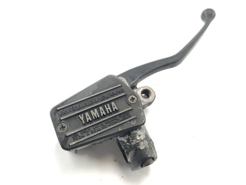 Yamaha FJ 1100 47e [1985] - dźwignia hamulca pompy ręcznej na prawym przednim ręcznym hamulcu hamulcowym