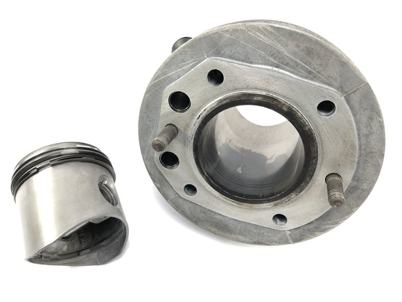 BMW R 60/5 [1973] - Cylinder with piston on the left